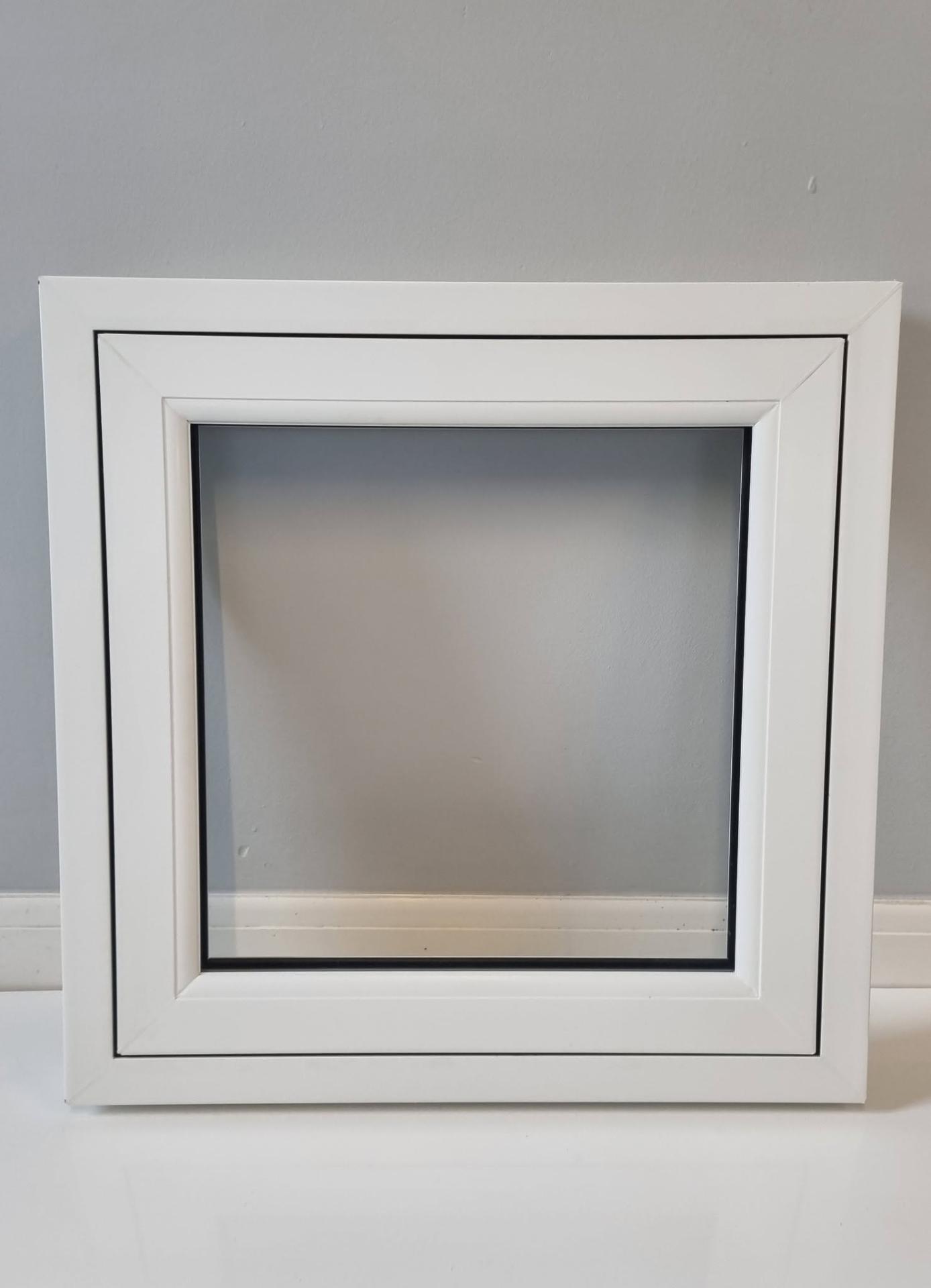 Liniar 70mm flush sash sample — fixed light in white