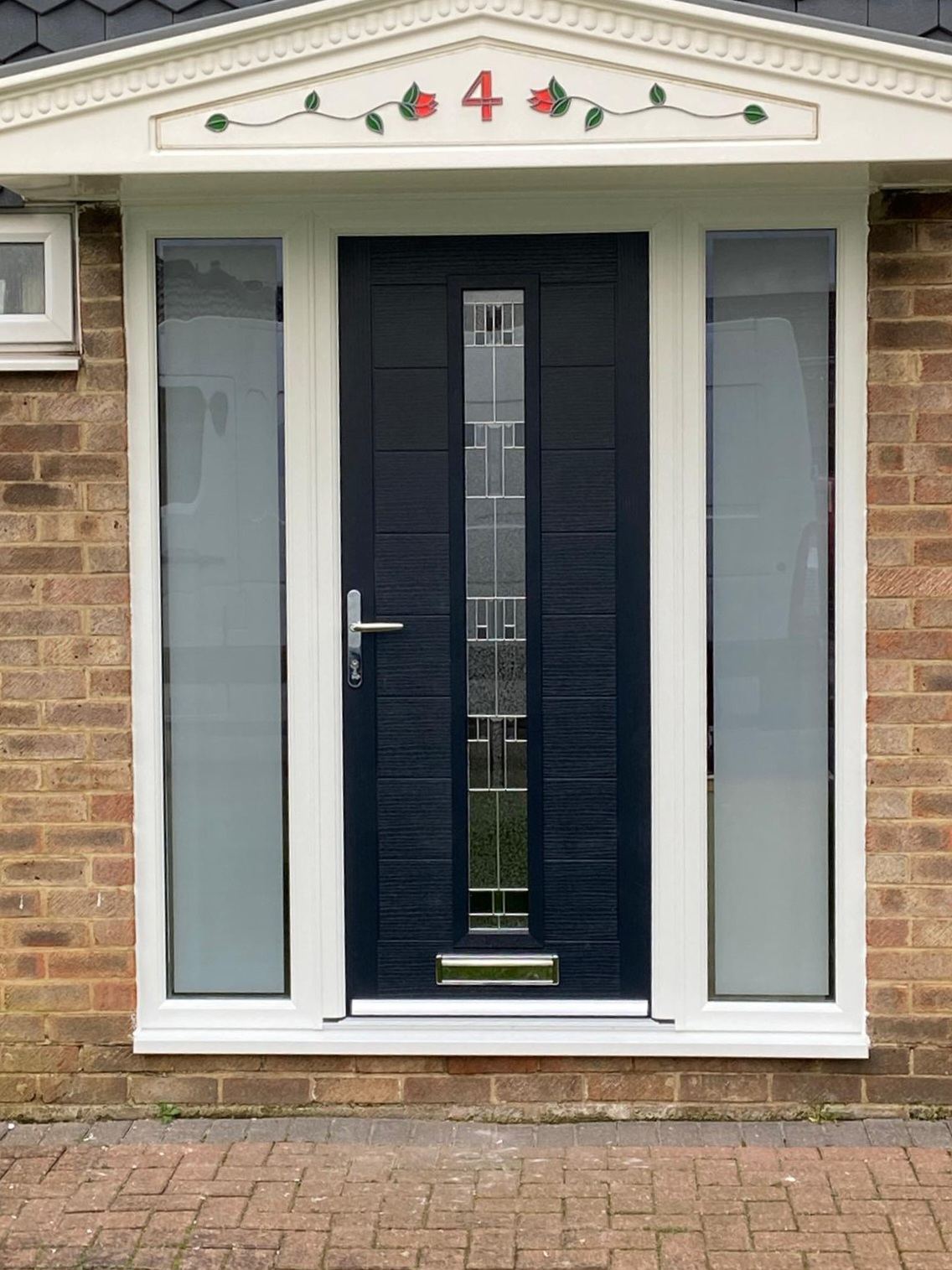 Anthracite grey Italia-style composite door with sidelights
